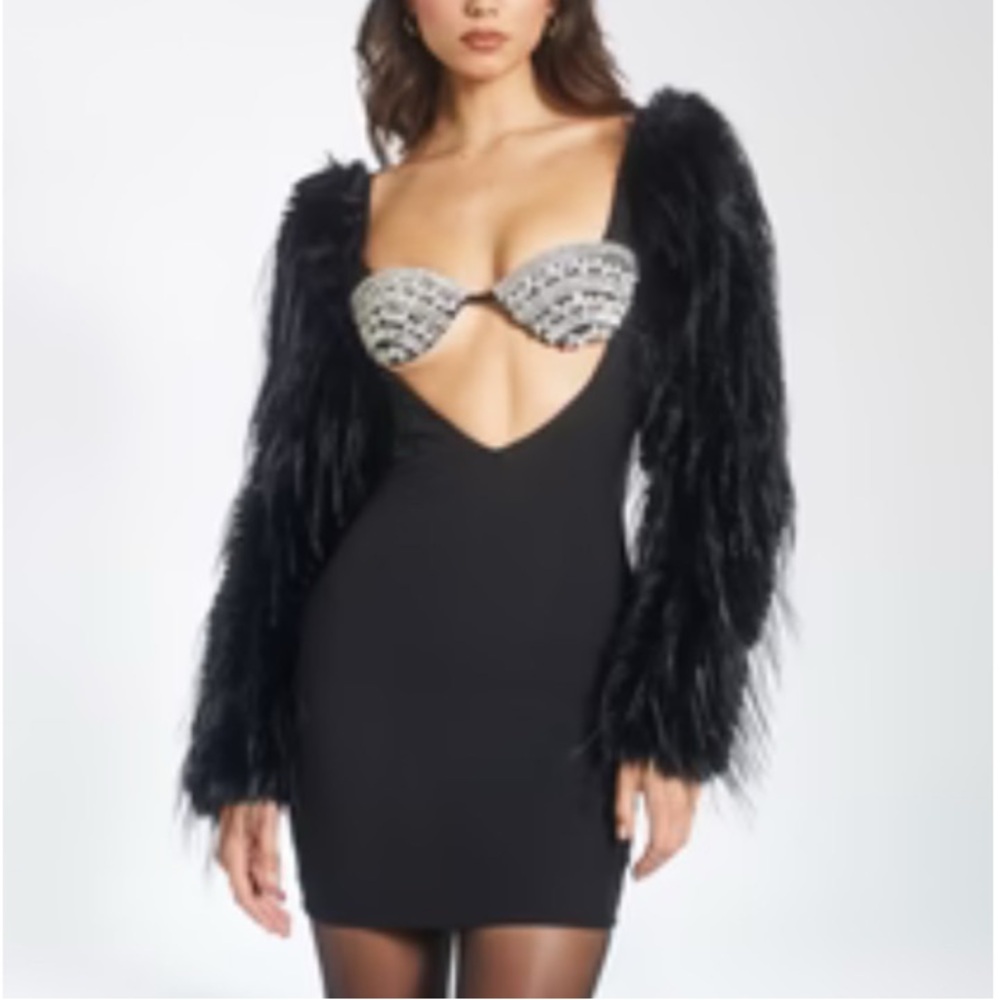 Glamorous Black Bodycon Mini Dress with Plunge Neckline and Long Sleeves
